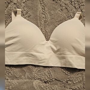 TRUE kind Seamless Cream Bra.